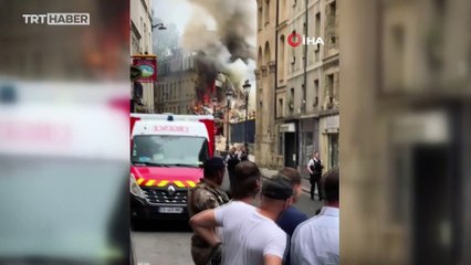 Paris'te patlama meydana geldi