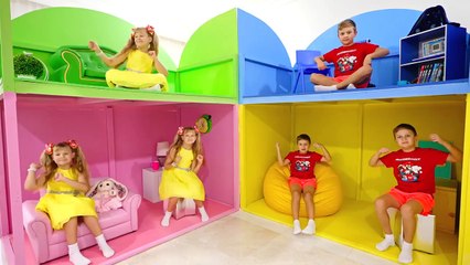 Diana and Roma play in Four Colors Playhouse