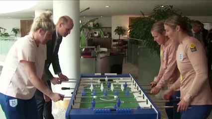 Angleterre - Le Prince William a rendu visite aux Lionnes