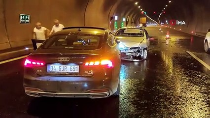 Le véhicule qui s'est rendu aux flammes dans le tunnel d'Orhangazi a de nouveau brûlé dans la dépanneuse