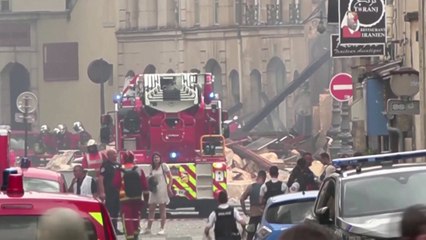 파리 도심에서 가스누출로 폭발...불나고 16명 부상 / YTN