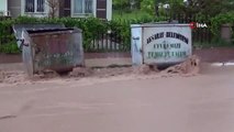 Inondation à Aksaray：L'eau a jailli des plaques d'égout, les terres agricoles ont été inondées