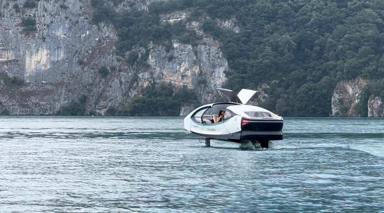 Cet été, un bateau-taxi volant fera des liaisons sur le lac d'Annecy