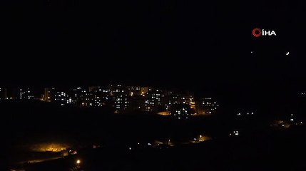 Yüksekova'da mest eden "hilal" görüntüsü