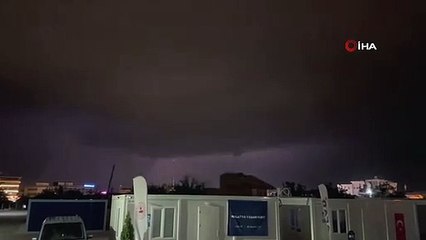 Des éclairs ont illuminé le ciel de Malatya