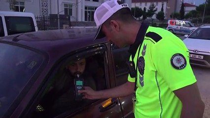 Contrôle de la circulation par la police à Taşova