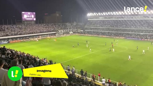 Torcida do Santos atira bombas no gramado da Vila Belmiro e clássico é encerrado
