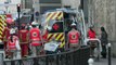 Aumentan heridos por derrumbe de edificio en París