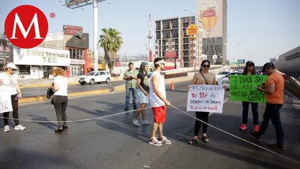 Bloquean avenida Garza Sada por falta de energía eléctrica en Monterrey