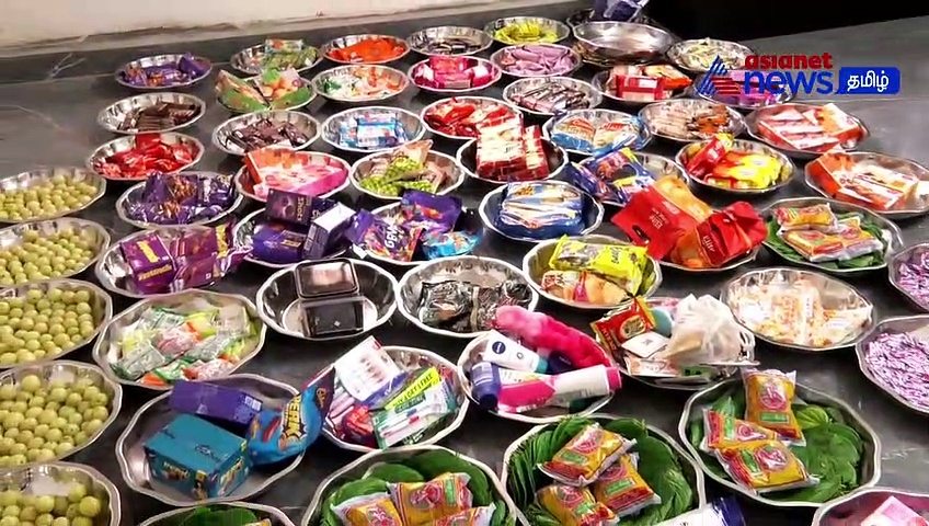 15 டிராக்டர்கள்; 500 வகையான சீர்வரிசை - மகளின் திருமணத்தில் ஊரையே அசர வைத்த தொழிலதிபர்