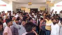 बजरी पर राजनीति के विरोध में सांसद बेनीवाल के खिलाफ किया प्रदर्शन