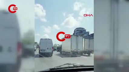 EYÜPSULTAN'DA KAMYONET ŞOFÖRLERİNİN YOL VERME KAVGASI KAMERADA