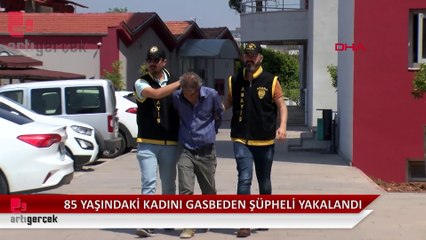 Kamyonet şoförlerinin yol verme kavgası kamerada