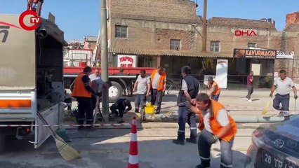 Otomobil tramvay direğine çarptı: Seferler durdu