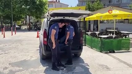 Baltalı hırsız ayakkabı çalarken yakalandı