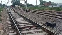 कई बार हादसे आशंकाओं के बाद भी हरपालपुर स्टेशन के पास रेल लाइन में नहीं किया जा रहा सुधार