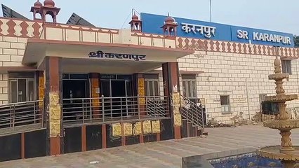 रेलवे स्टेशन की दीवार पर हो रहा प्रचार, अधिकारी बेखबर