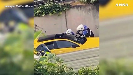 Nanterre, poliziotto uccide 17enne: il momento dello sparo