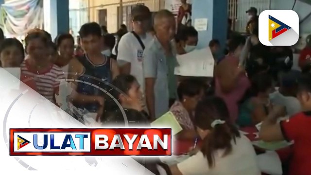 Mahigit 2,500 pamilyang apektado ng pag-aalboroto ng Bulkang Mayon, binigyan ng tig-P5,000 cash assistance ng DSWD