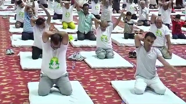 हजारों की संख्या में लोग हुए शामिल