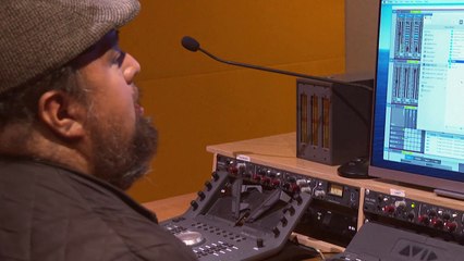 A luta dos profissionais da voz contra a Inteligência Artificial