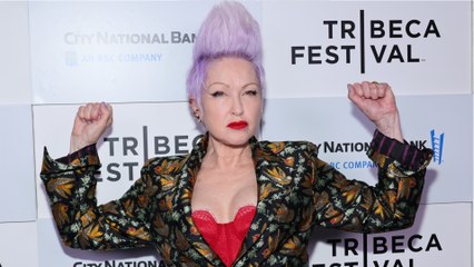 GALA VIDEO - Cyndi Lauper a 70 ans : cette maladie dont souffre la chanteuse