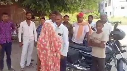 लखीमपुर खीरी: अज्ञात वाहन की टक्कर से बाइक सवार की हुई मौत, सड़क पर खून ही खून