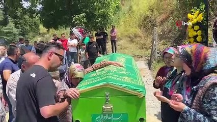 Ağaç altında kalarak hayatını kaybeden köy muhtarı toprağa verildi