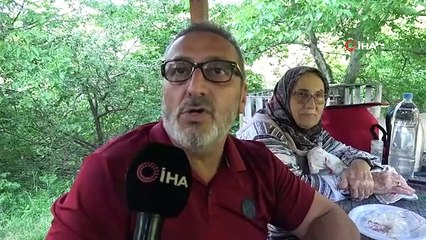 Il a amené la cascade sur la terre de Tapulu au tourisme