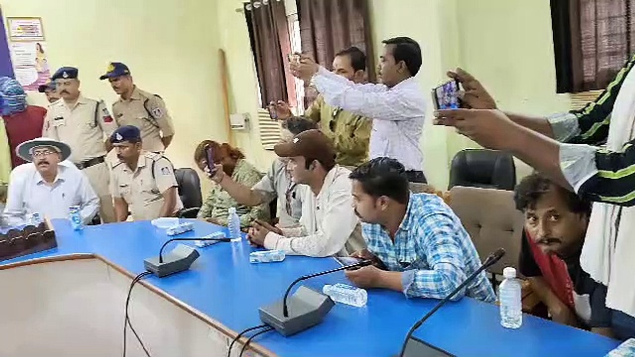 5 accused arrested, cash worth Rs 6.11 lakh seized