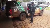 Homem que era procurado pela Justiça por porte de arma de fogo é detido em Juvinópolis