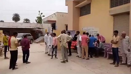 पत्नी से था विवाद...फांसी लगाकर दी जान