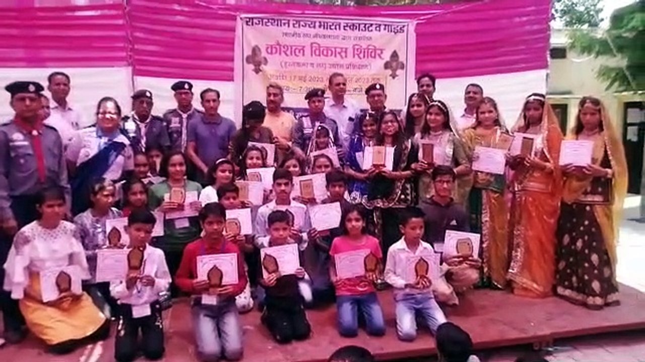 बालिकाओं ने दी सांस्कृतिक कार्यक्रम की प्रस्तुतियां