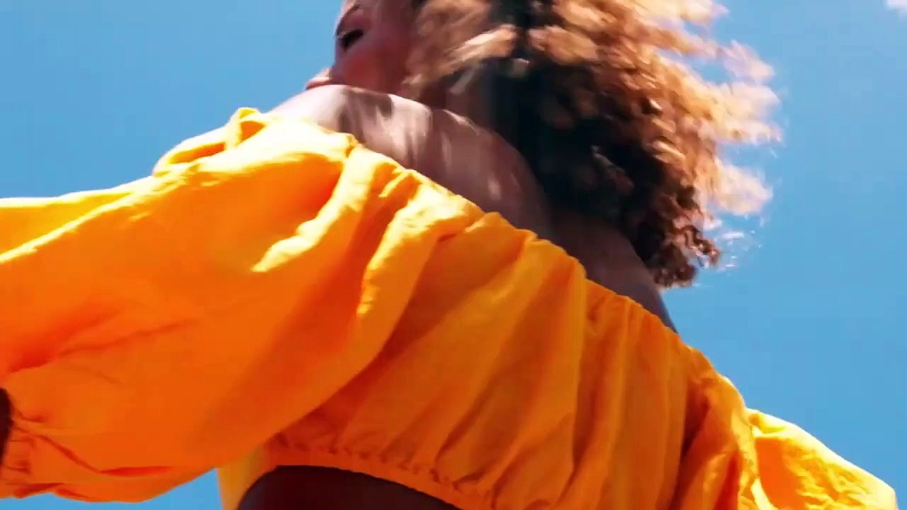 Otilia  -  I Dont Know  (R Remix)  Sexy Models,  Cars Showtime,  New video