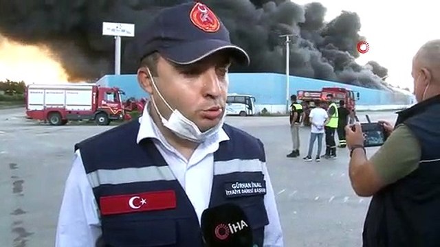 Manisa'da Fabrikada Yangın: İtfaiye ve Orman Bölge Müdürlüğü Ekipleri Müdahale Ediyor