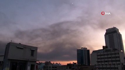 Manisa'daki yangının kara dumanları İzmir'i kapladı