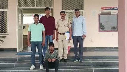 मोबाइल चोरी पकड़ा