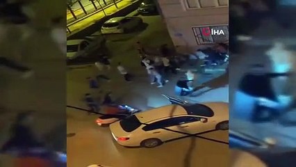 Le passage à tabac du jeune qu'ils prétendent être un trafiquant de drogue est filmé