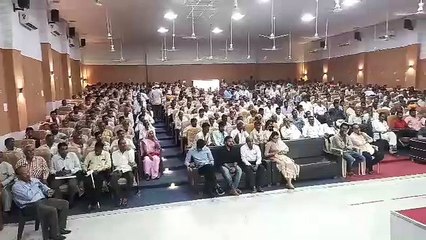 योग पंचतत्वों से बने मनुष्य को प्रकृति से जोड़ता है