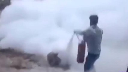 राजाखेड़ाःचाय बनाते समय गैस सिलेंडर में लगी आग,मची अफरा तफरी,जानें कितने लोग हुए हताहत?