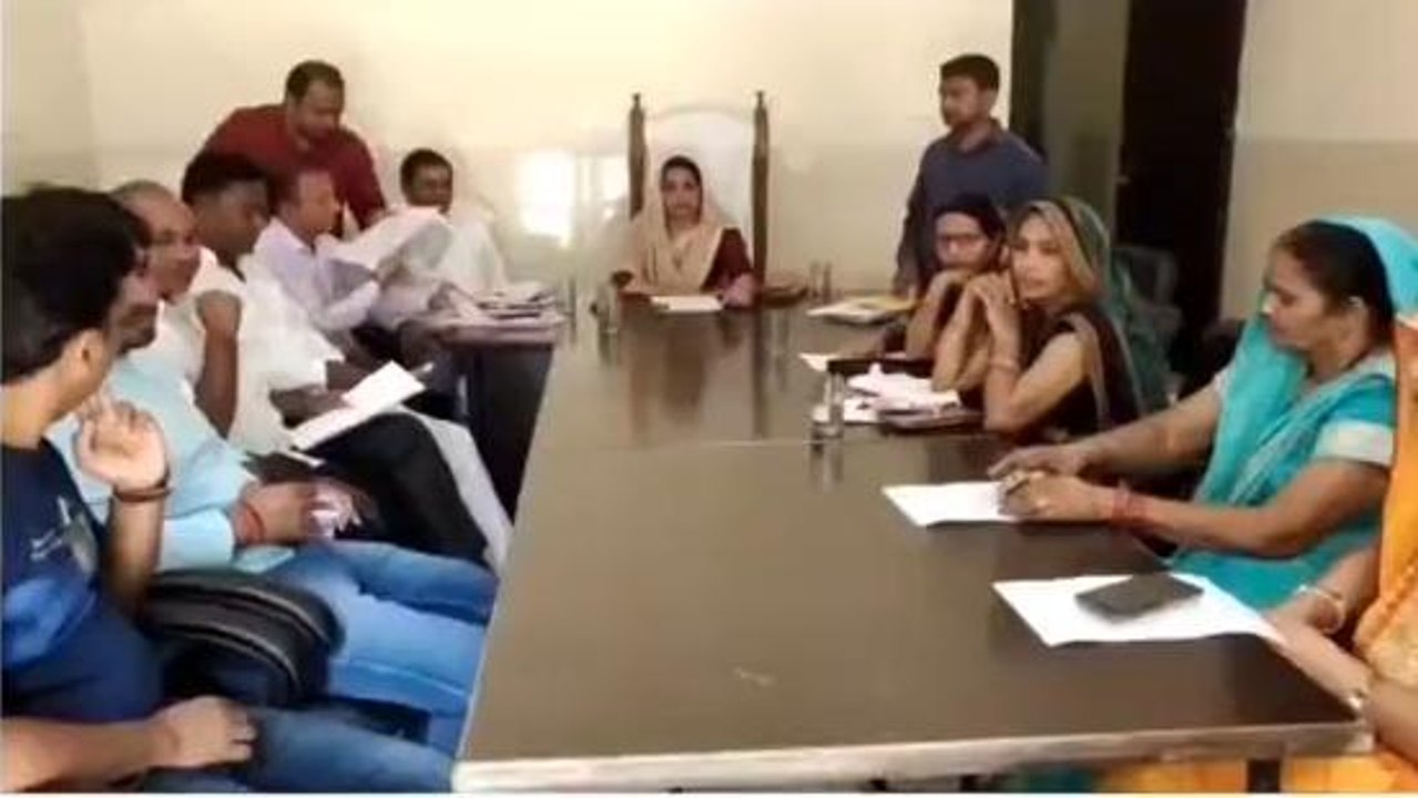 हापुड़: नगर पंचायत की बोर्ड बैठक में 47 प्रस्ताव पास, करोड़ों से होगा विकास
