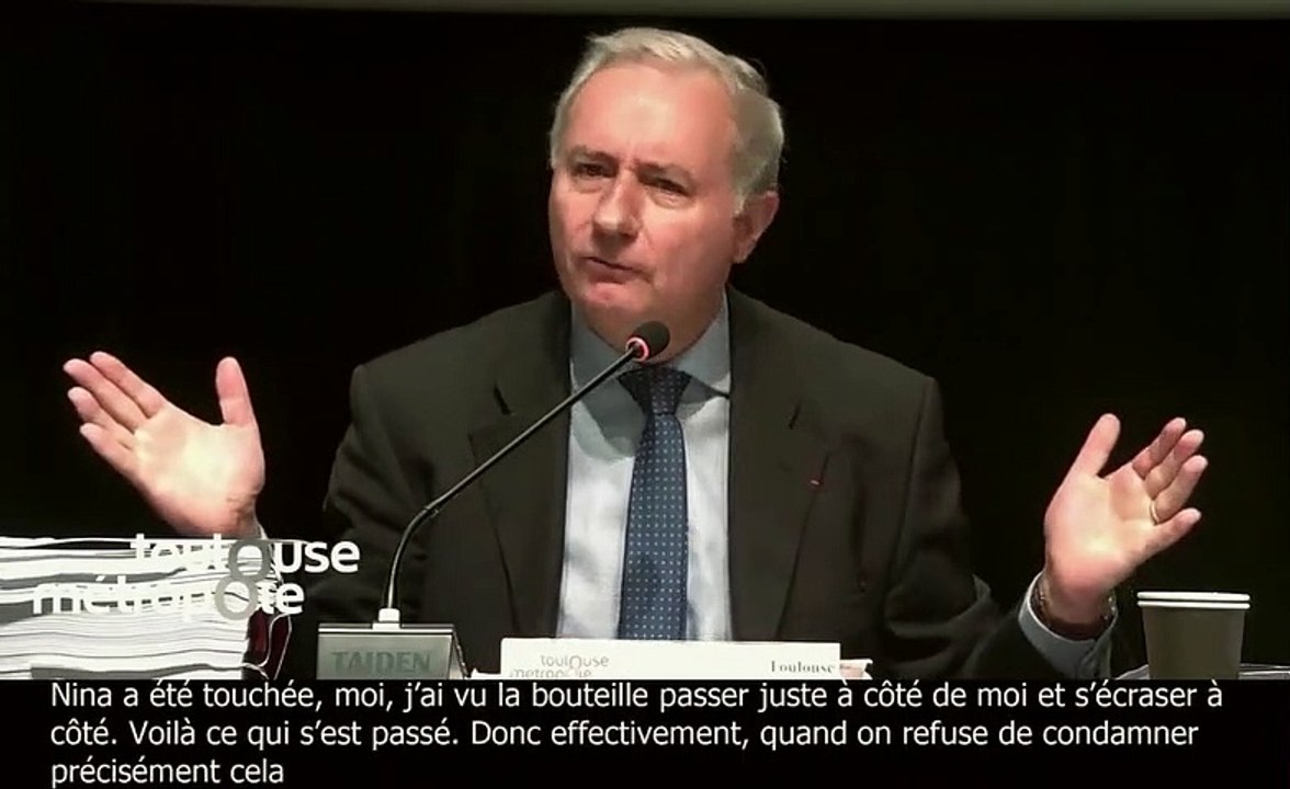 Le maire de Toulouse Jean-Luc Moudenc témoigne après son agression mercredi soir par des membres des "Soulèvements de la Terre": "Nous étions 5, ils étaient 100. Ils nous ont attaqués de dos et ont lancé des projectiles" - Regardez