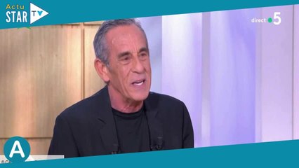 “Vous avez un peu la dent dure en général” : Thierry Ardisson se joue de Patrick Cohen dans C à vous