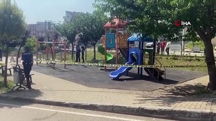 Des images de terreur armée sont apparues dans la cour de récréation