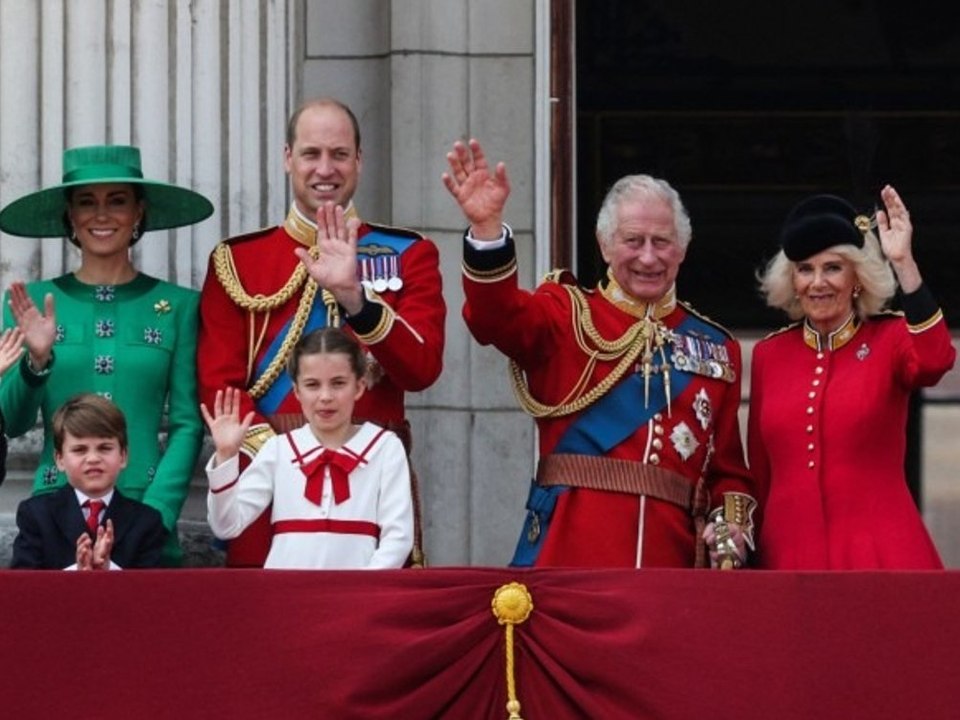 Meghan schneidet schlecht ab: So (un)beliebt ist die Royal Family