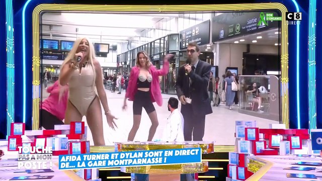 Amazing ! : Afida Turner donne un concert sauvage dans la Gare Montparnasse