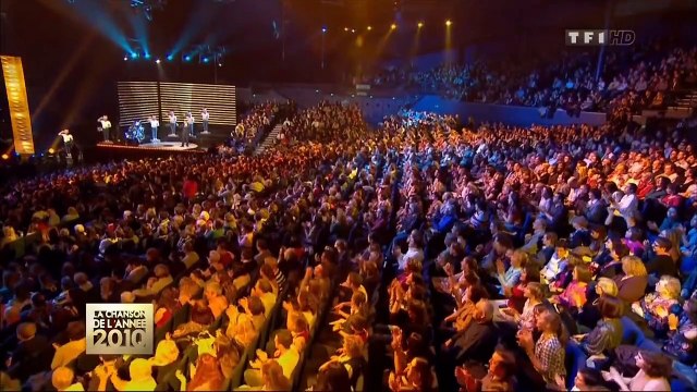 Kesha chante son tube Tik Tok en live dans La chanson de l'année