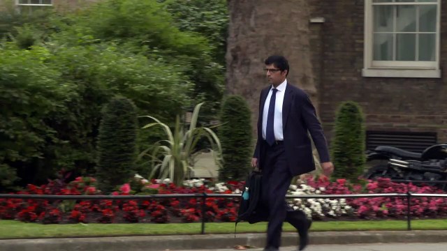 Mortgage lenders arrive at Number 10 as interest rates rise