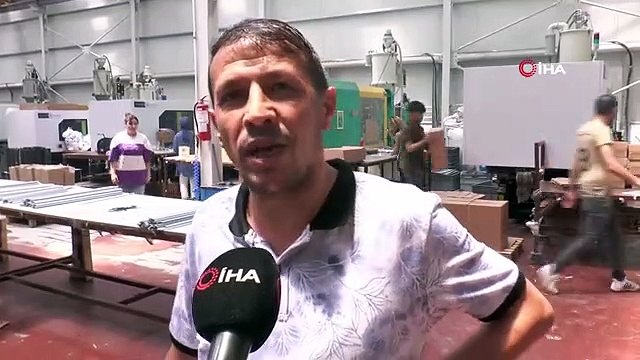 Alev alev yanan fabrika adeta küllerinden yeniden doğdu