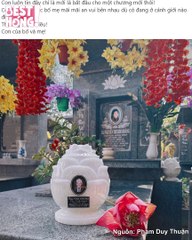 Jun Phạm lộ rõ vẻ tiều tuỵ trong lễ tang bố, dàn sao gửi hoa tiễn biệt